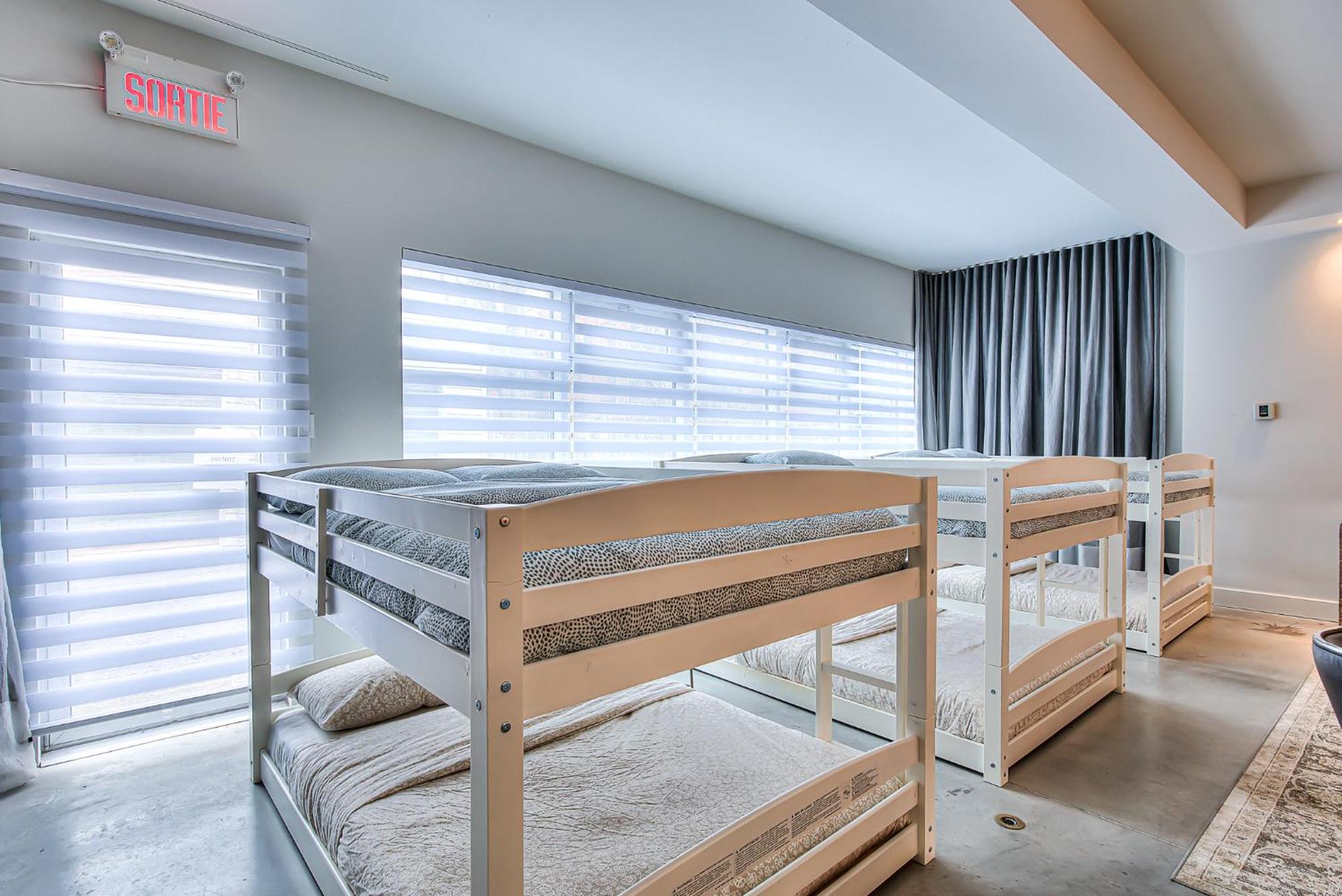 Charm & Luxury Vacation Headquarters To Downtown! Apartment Montreal Room photo